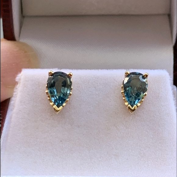 NEW 14KY London Blue Pear Shaped Stud Earrings - Picture 10 of 14